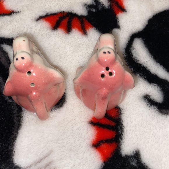 3/$30 Vintage Elephant Salt And Pepper Shakers - Picture 6 of 6